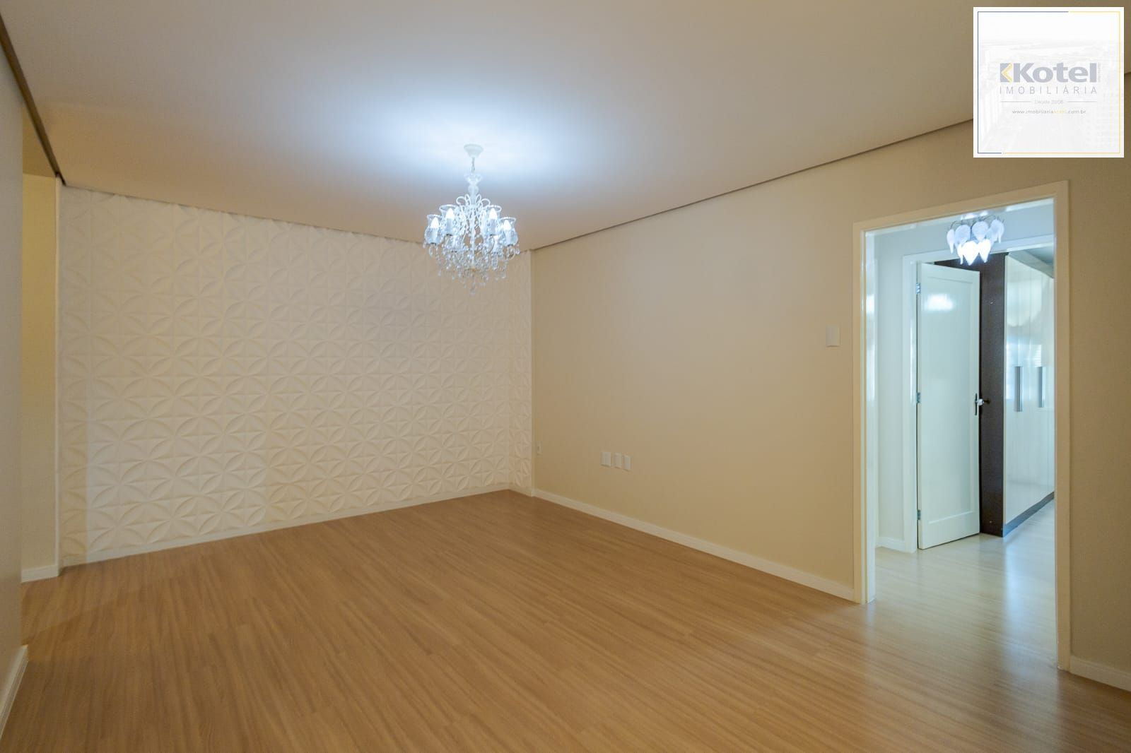 Apartamento de 80 m²semi mobiliado, 3 dormitórios e 1 suíte no Centro Histórico