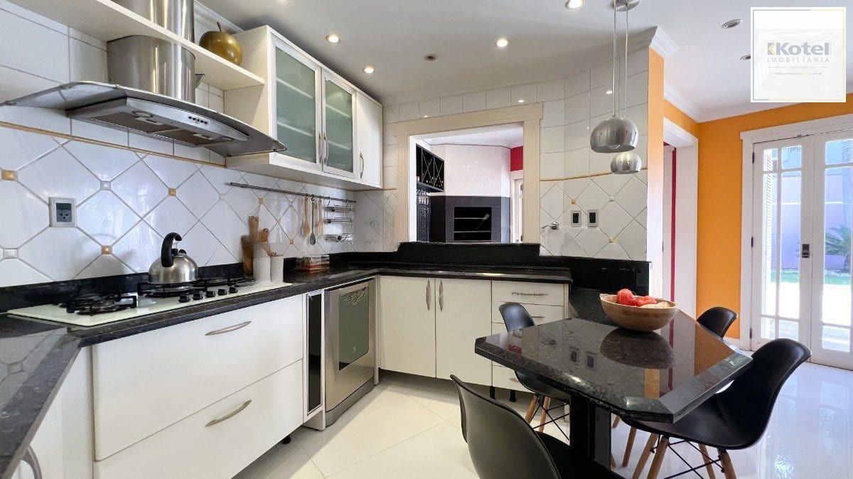 Casa com 3 dormitorios a venda no bairro Jardim Itu, Porto Alegre