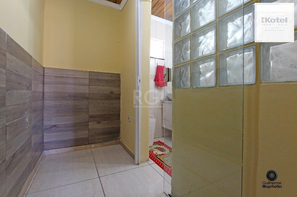 Casa para Venda - 300m², 6 dormitórios, sendo 1 suites, 3 vagas - Menino Deus — foto 5