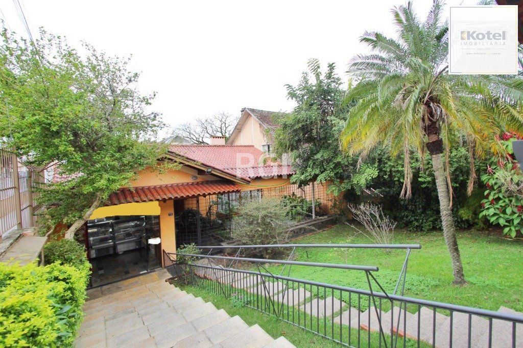Casa para Venda - 250m², 3 dormitórios, 1 vaga - Teresópolis — foto 2