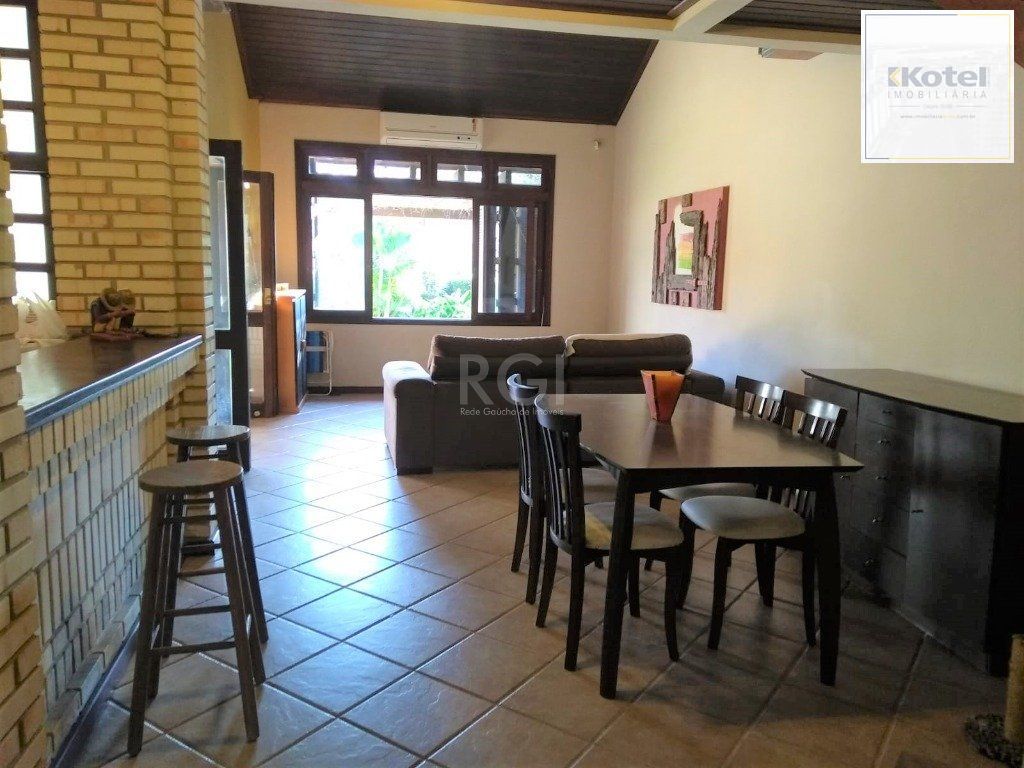 Casa para Venda - 219m², 3 dormitórios, sendo 1 suites, 4 vagas - Menino Deus — foto 4