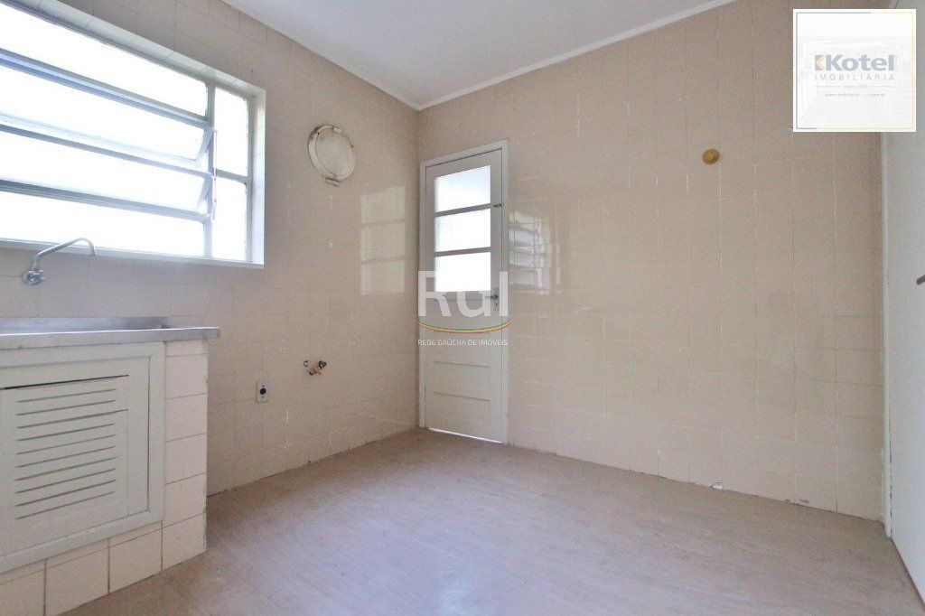 Apartamento 2 dormitórios no bairro Teresópolis em Porto Alegre para Comprar ou Alugar — foto 4