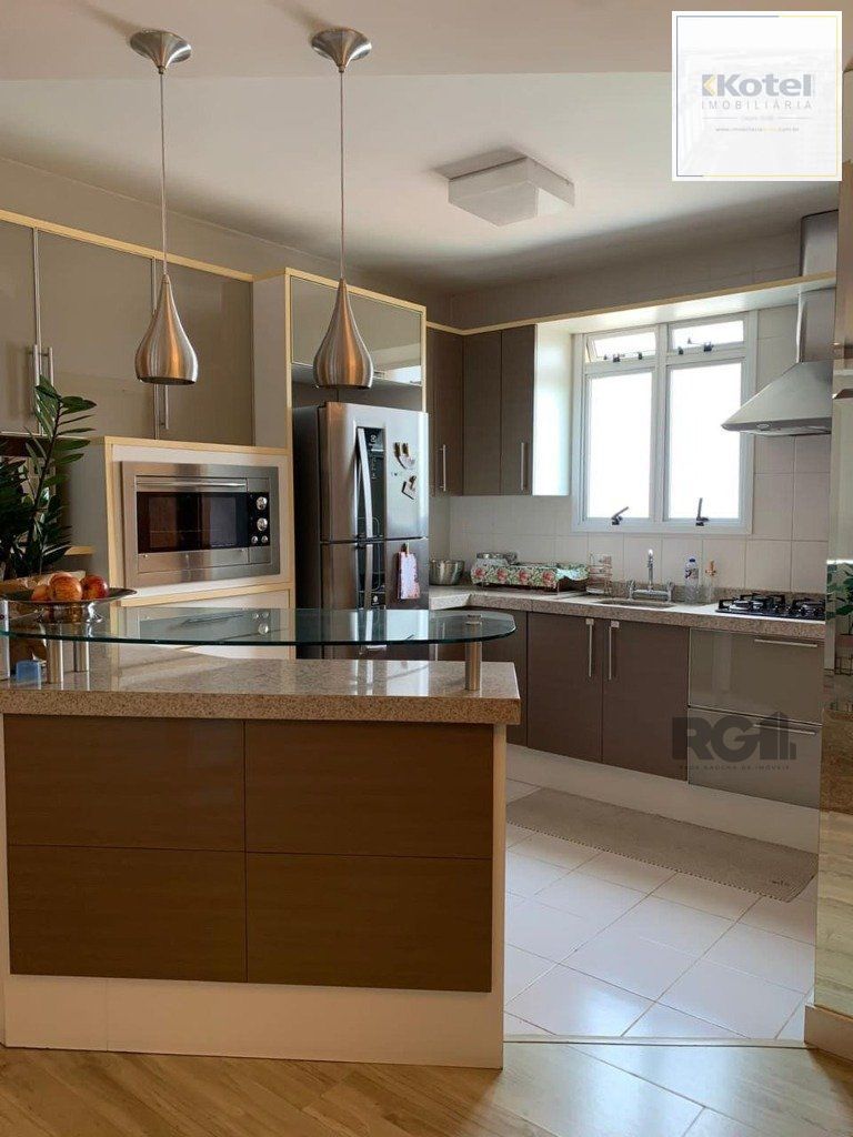 Apartamento 2 dormitórios, 1 suíte, 74m, 2 vagas, elevador