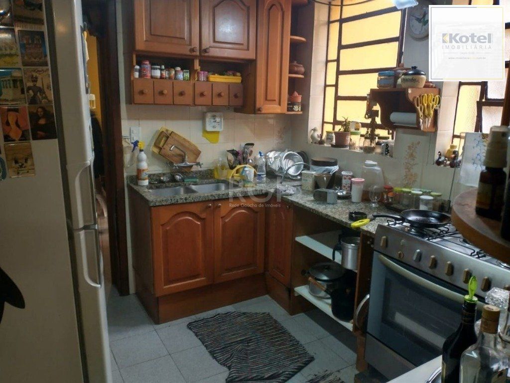 Casa para Venda - 220m², 3 dormitórios, 4 vagas - Teresópolis — foto 4