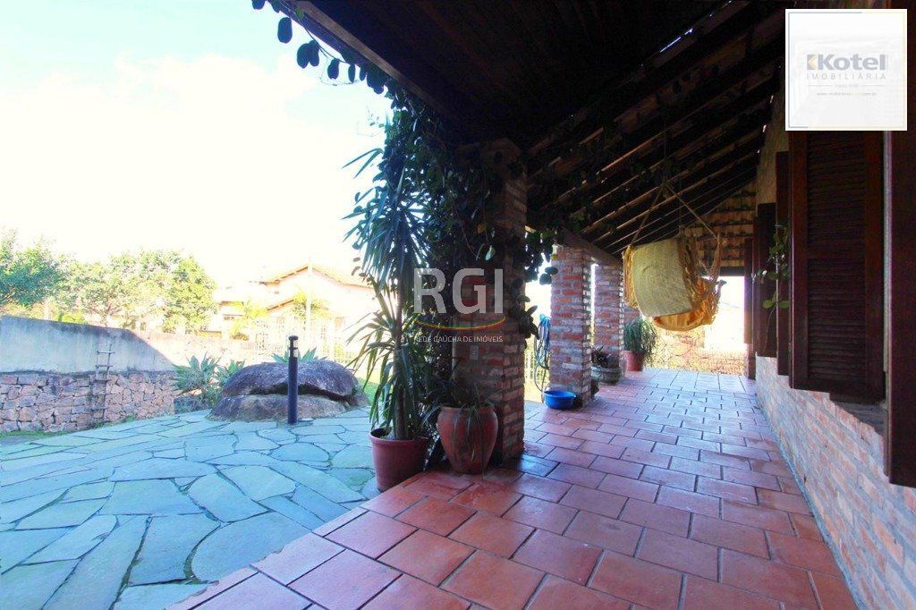 Casa para Venda - 269.06m², 4 dormitórios, sendo 2 suites, 5 vagas - Teresópolis — foto 3