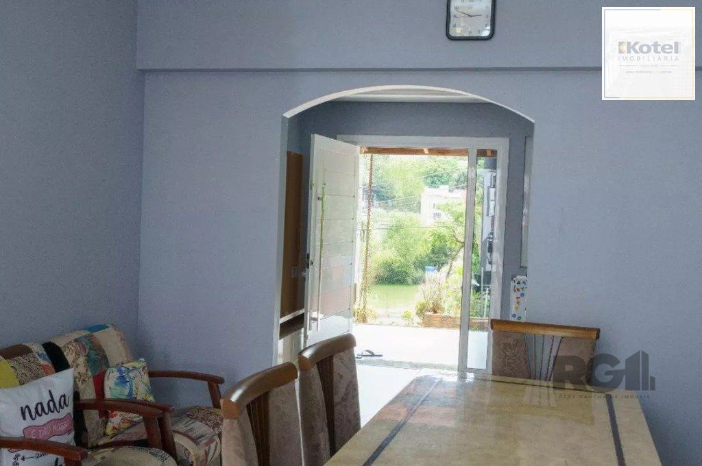 Casa 164m², 3 dormitórios, 3 vagas no bairro Jardim Carvalho
