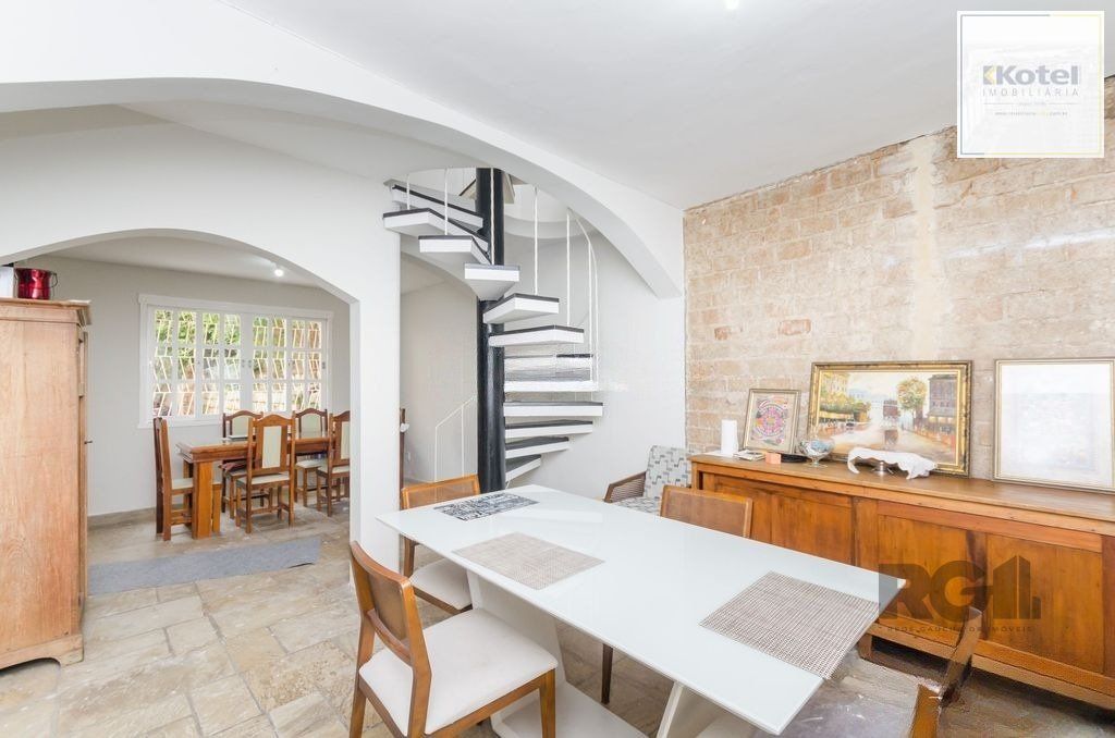 Casa de 4 dormitórios no bairro Três Figueiras — foto 3