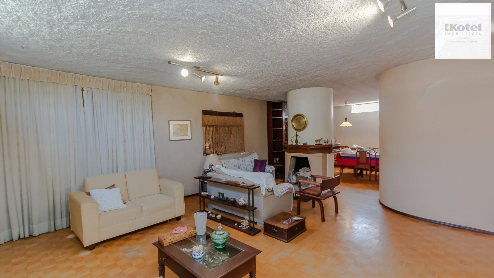 Casa com 3 dormitórios com 279.5m², no bairro Três Figueiras — foto 3