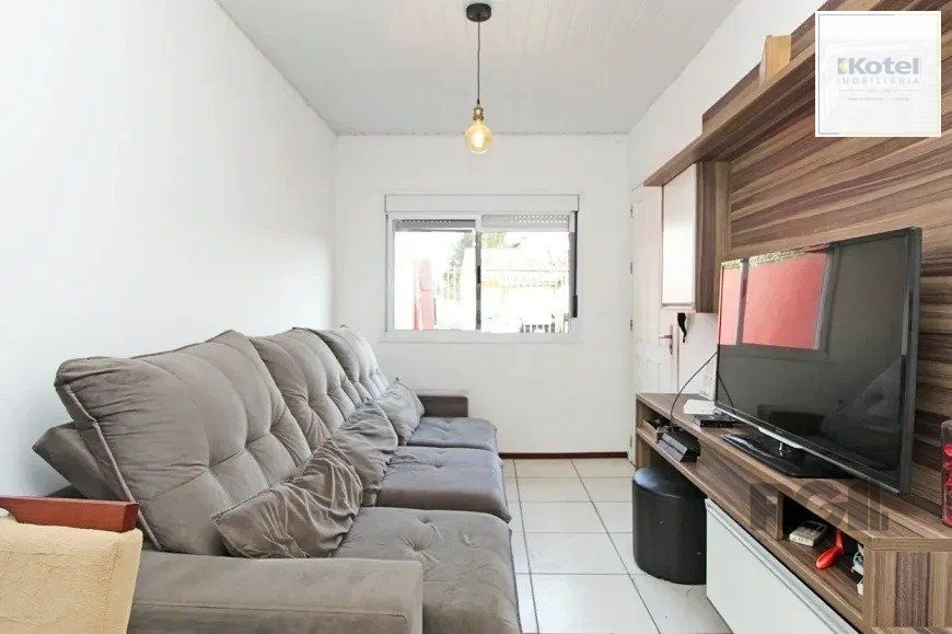 Excelente casa de 45m² com 1 dormitório e 1 vaga no bairro Hípica. — foto 2