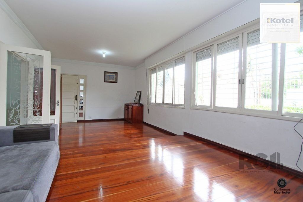 Casa com 5 suítes, 7 banheiros, 4 vagas no bairro Partenon — foto 5