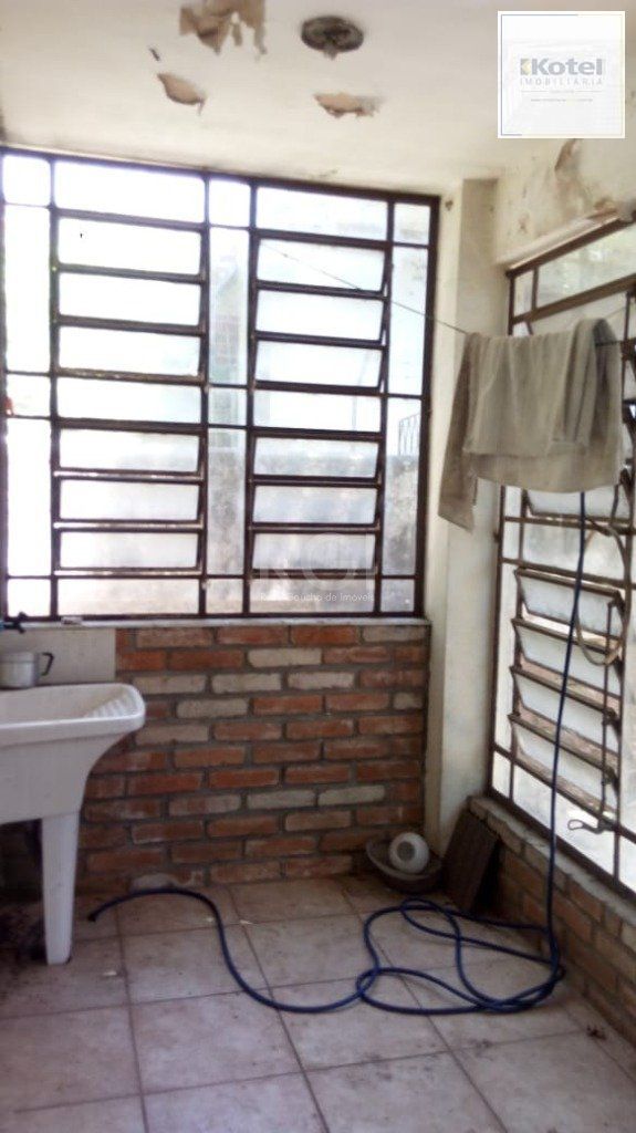 Casa para Venda - 244m², 2 dormitórios, 4 vagas - Teresópolis — foto 4