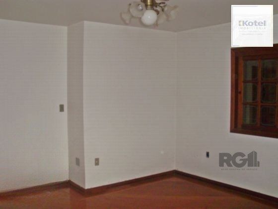 Casa para Venda - 218m², 5 dormitórios, sendo 1 suites, 2 vagas - Vila Nova — foto 3
