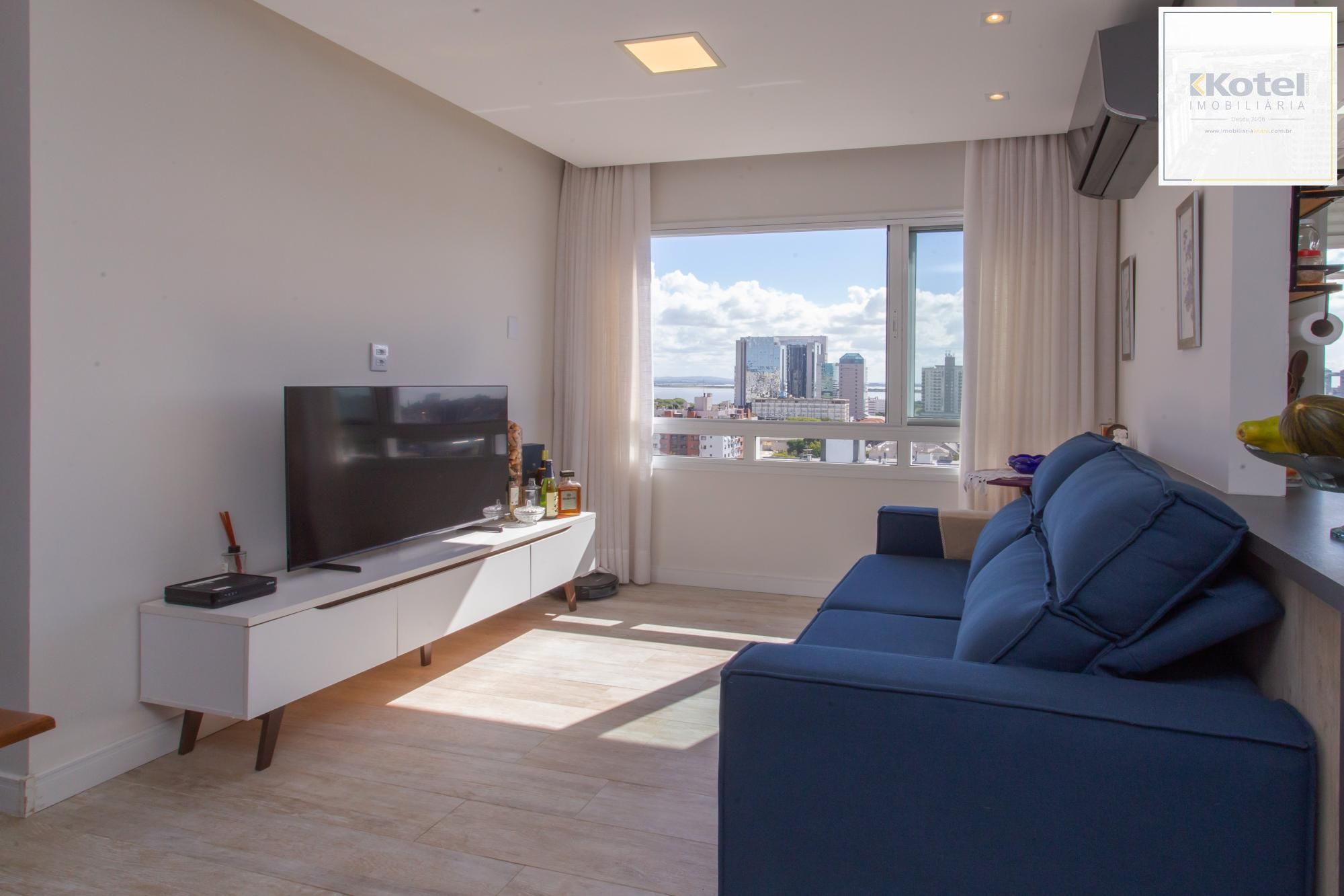 Apartamento de 02 dormitorios, suite, vaga garagem com vista livre no bairro Menino Deus-Porto Alegre.