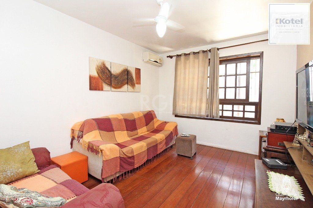 Casa para Venda - 202m², 4 dormitórios, sendo 1 suites, 3 vagas - Petrópolis — foto 5