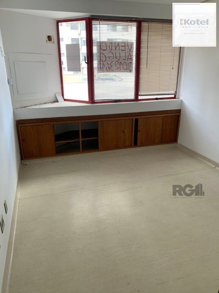 Sala comercial de 36m² no bairro Menino Deus