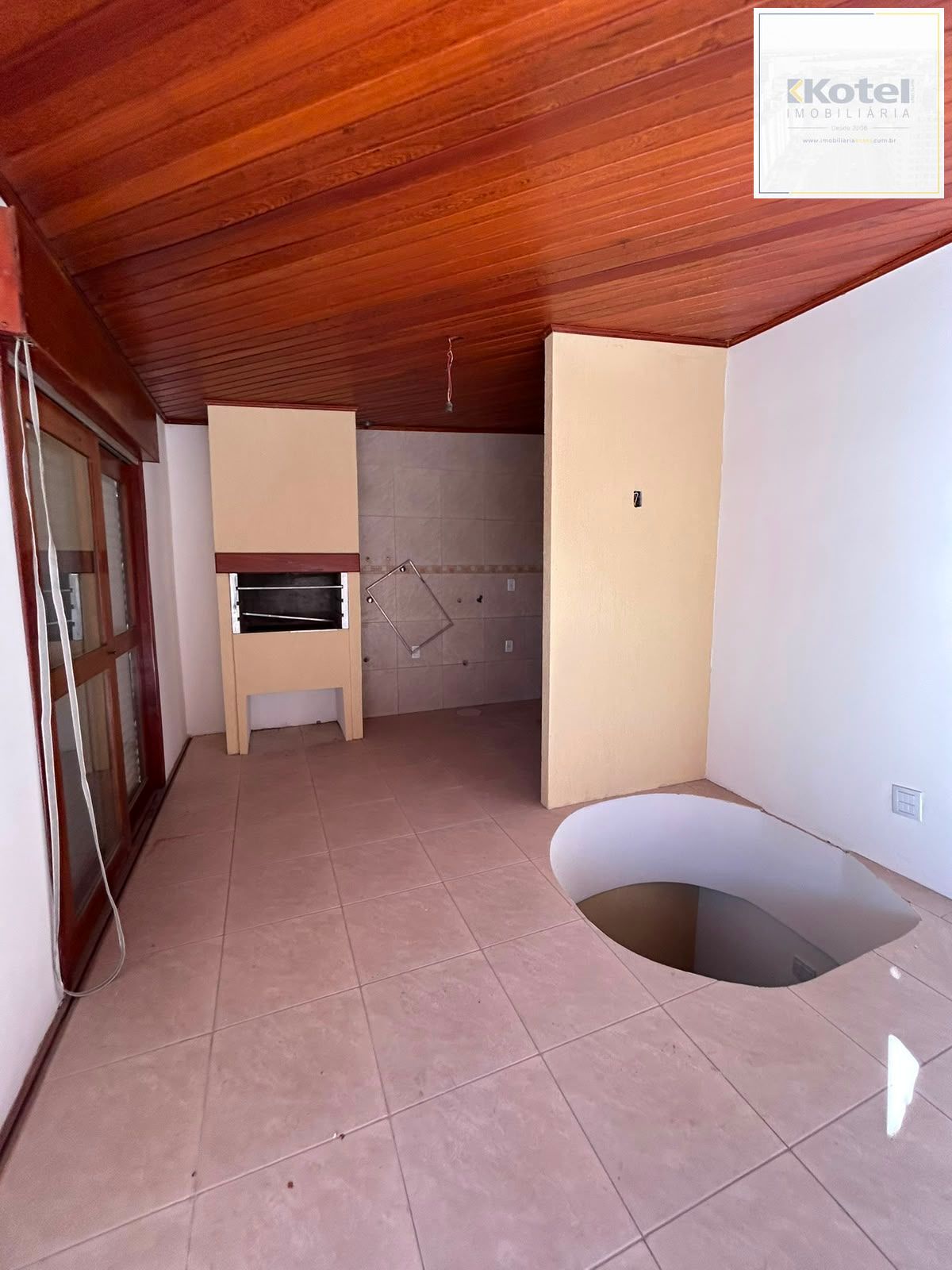 Apartamento 2 dormitórios no bairro Medianeira em Porto Alegre para Alugar