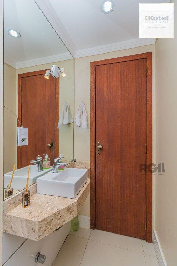 Casa de 3 dormitórios no bairro Guarujá — foto 5