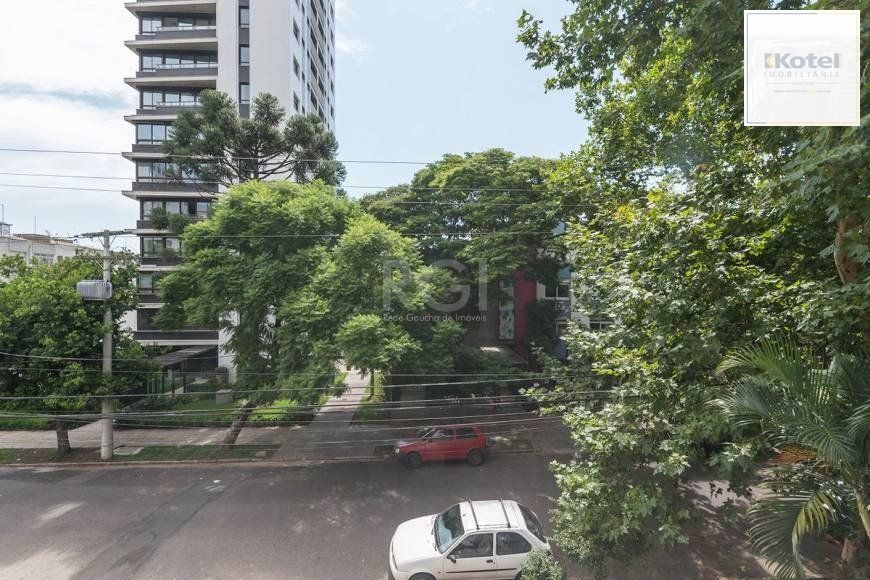 Cobertura para Venda - 180m², 3 dormitórios, sendo 1 suites, 1 vaga - Petrópolis