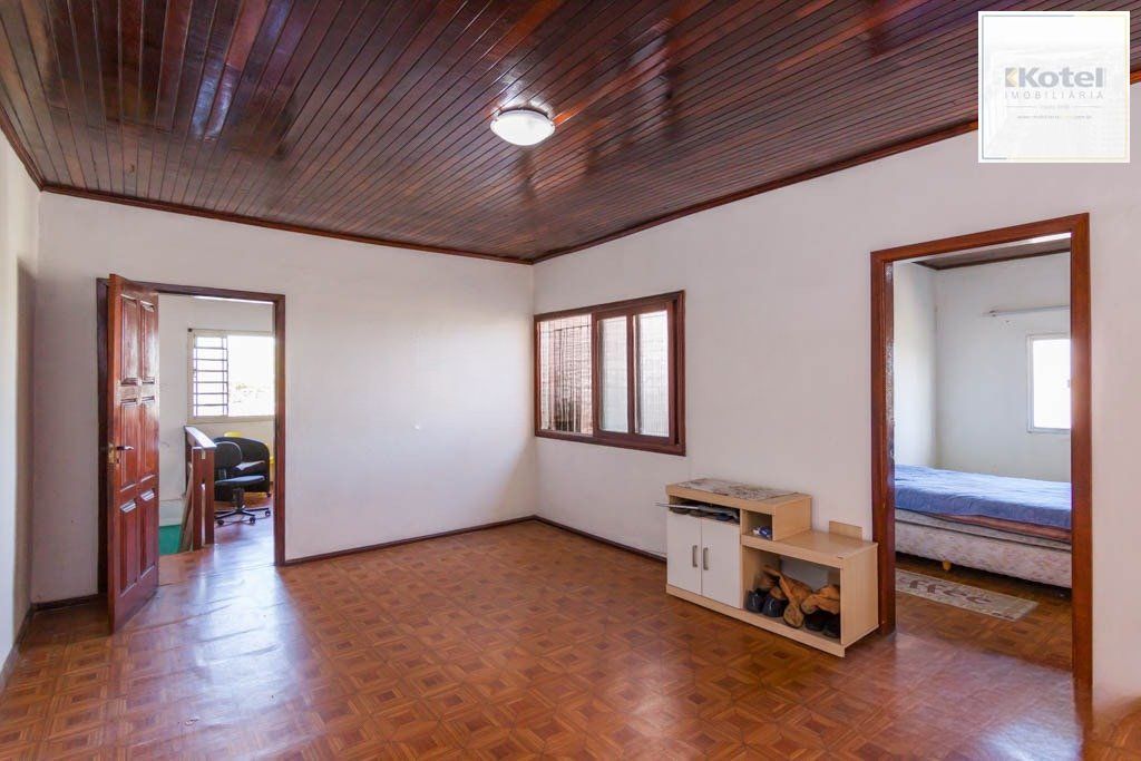 Casa com 3 quarto e 230m² à venda em Farrapos, Porto Alegre.