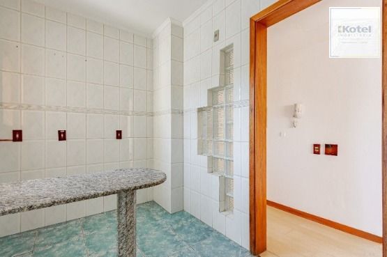Apartamento com 4 quartos e 93m² à venda em Centro Histórico, Porto Alegre.