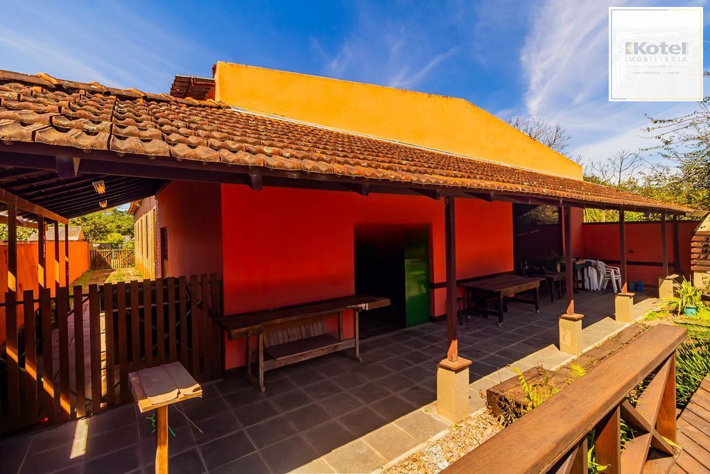 Casa de 3 dormitórios, no Bairro Ponta Grossa - Porto Alegre — foto 2