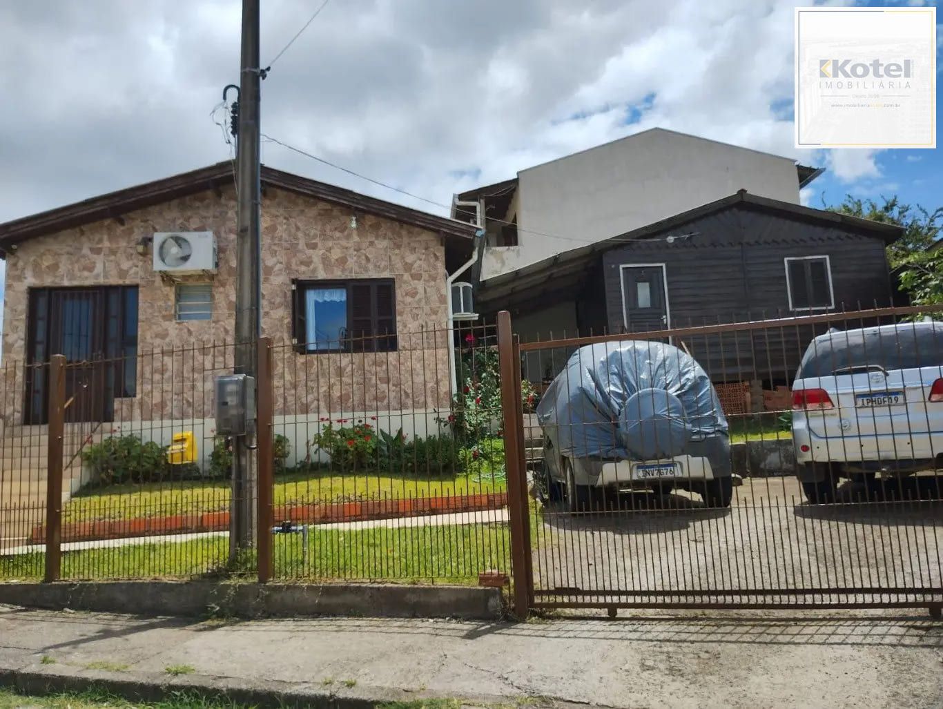 Casa de 3 dormitórios e 111m² à venda em Jardim Botânico, Porto Alegre. — foto 2
