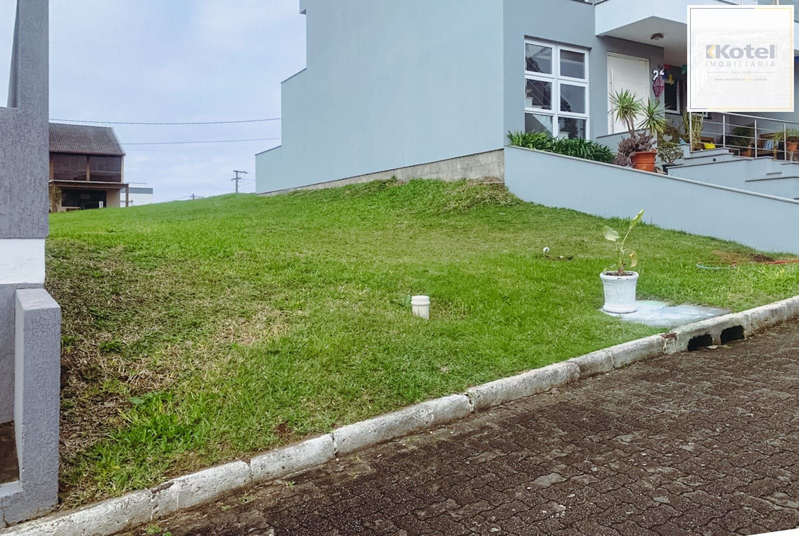 TERRENO NO CONDOMÍNIO RESIDENCIAL CERRO MIRADOR