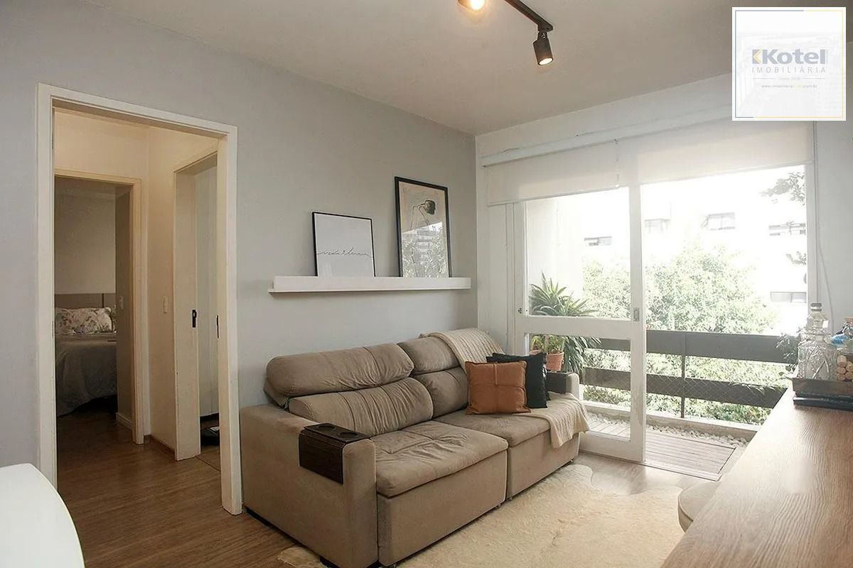 Apartamento de 02 dormitorios no bairro Santana