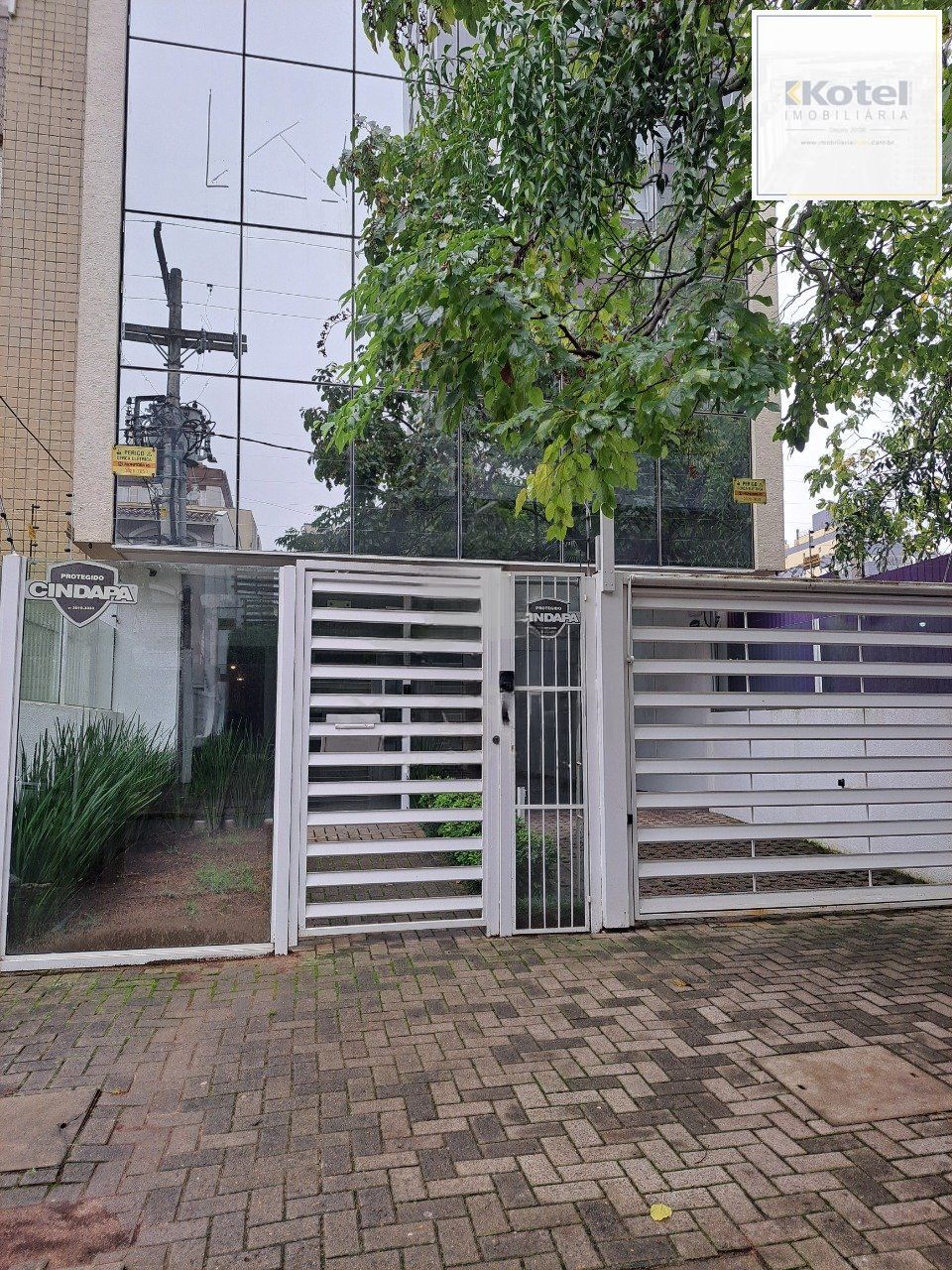 Sala Comercial no bairro Petrópolis em Porto Alegre para Alugar — foto 2