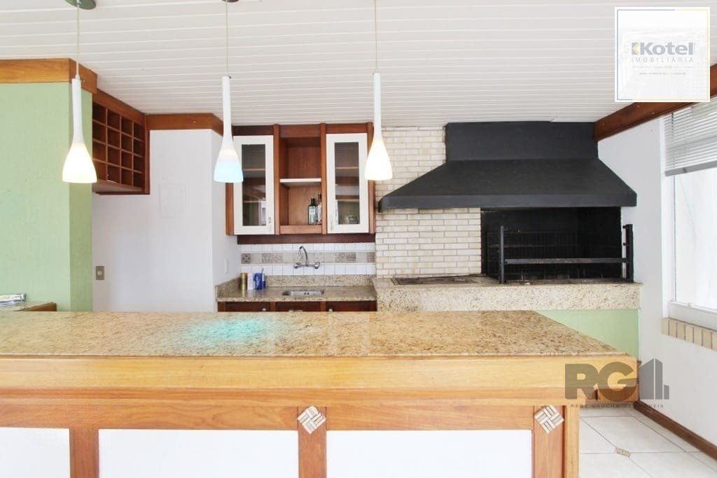 Excelente casa de 324m² com 4 dormitórios e 2 vagas. — foto 3