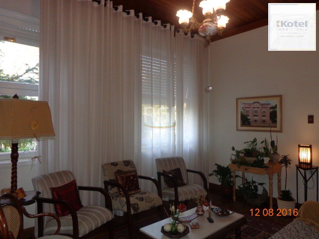 Casa para Venda - 240m², 6 dormitórios, 4 vagas - Teresópolis — foto 5
