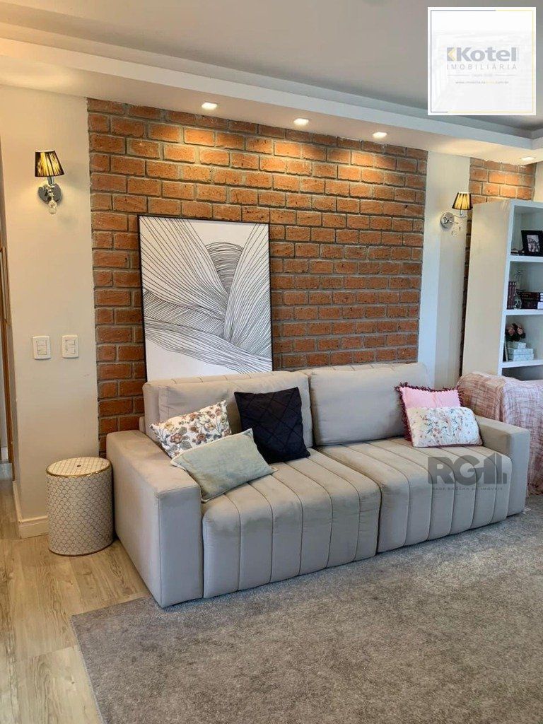 Apartamento 2 dormitórios, 1 suíte, 74m, 2 vagas, elevador