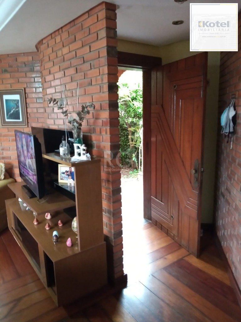 Casa para Venda - 256.87m², 3 dormitórios, sendo 1 suites, 2 vagas - Teresópolis — foto 5