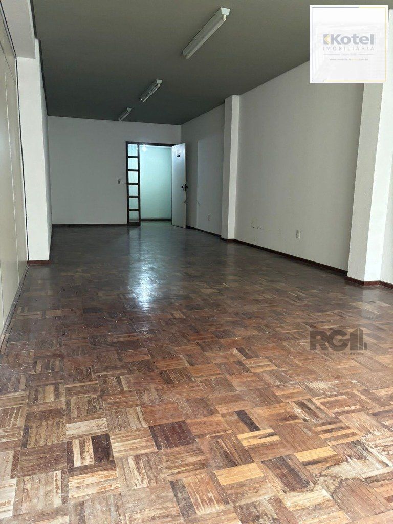 Sala comercial 64,23m², 1 banheiro no bairro Azenha — foto 2