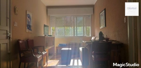 Apartamento 02 dormitórios, de frente Menino Deus