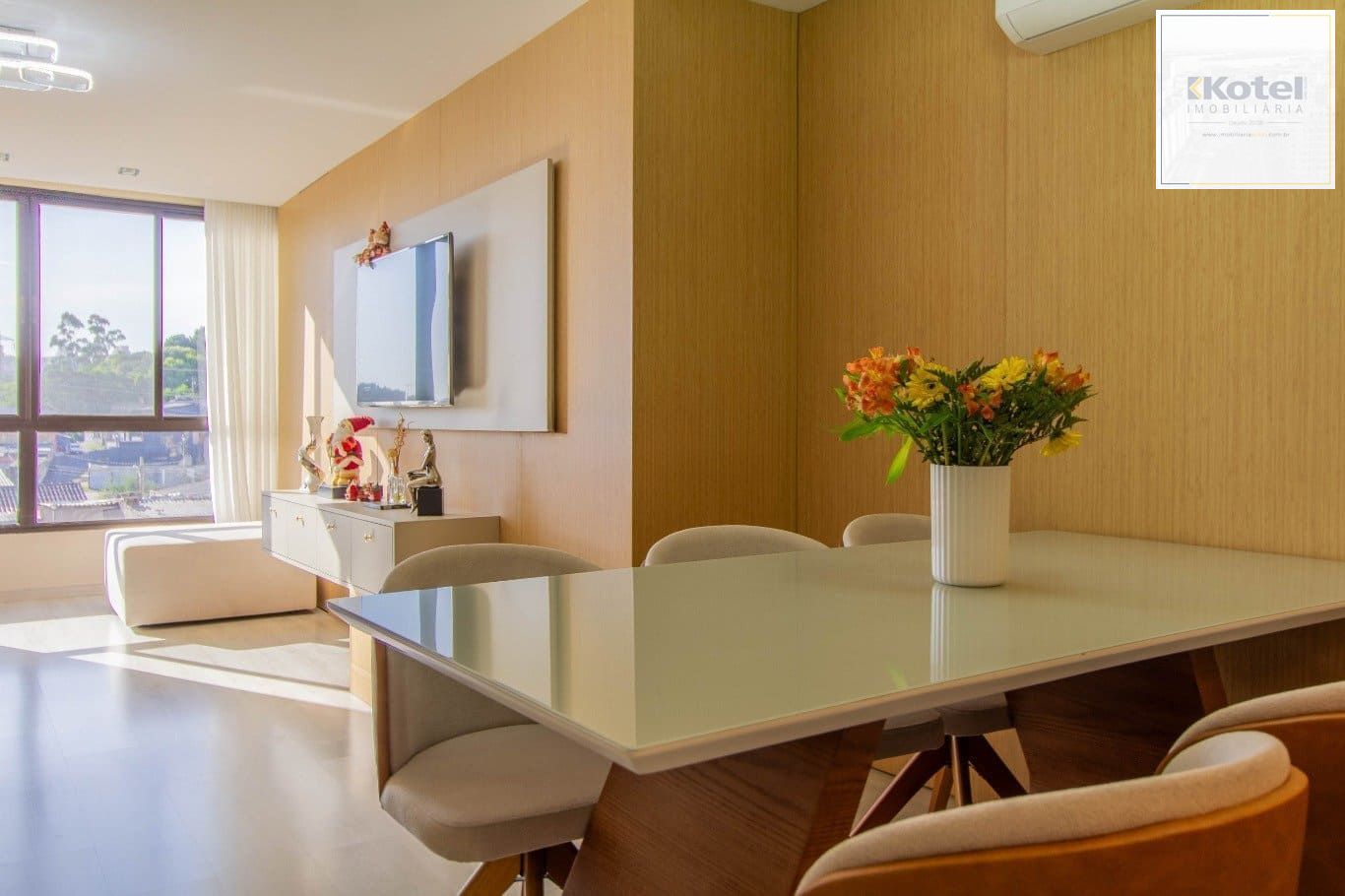 Apartamento de 3 dormitorios à venda em Jardim Botânico, Porto Alegre.