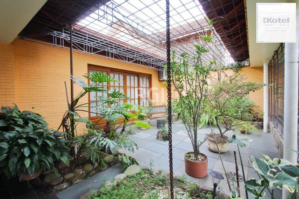 Casa para Venda - 250m², 3 dormitórios, 1 vaga - Teresópolis — foto 3