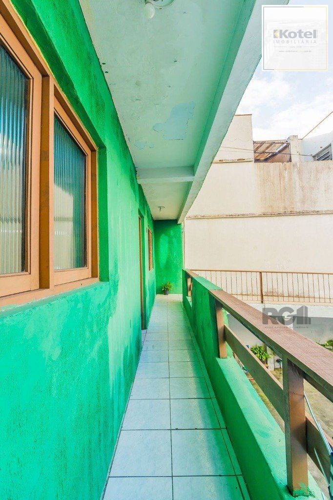 Casa 242m² - 5 dormitórios, 6 vagas no bairro Cristo Redentor