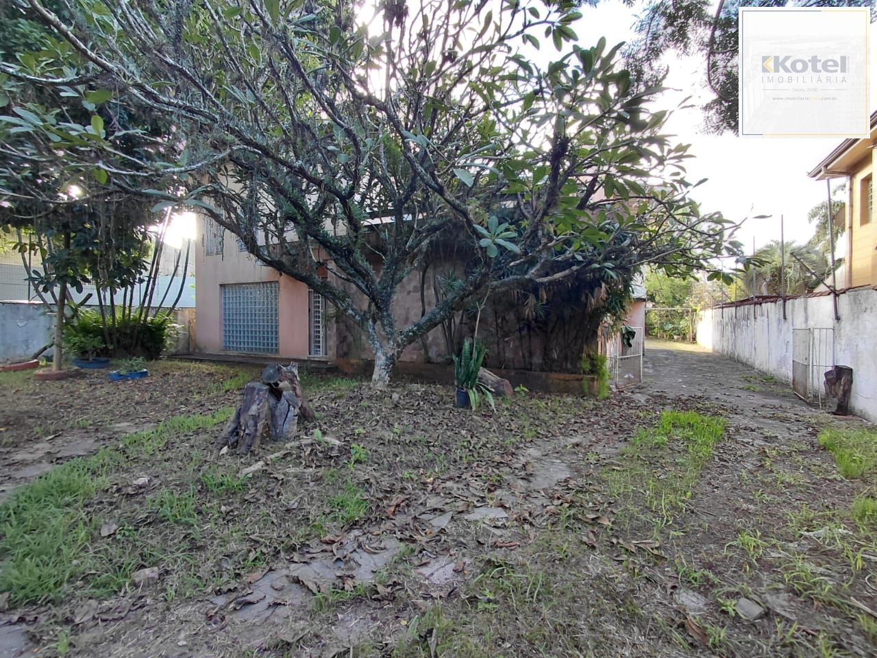 Ampla casa com pátio Bairro Teresópolis — foto 2