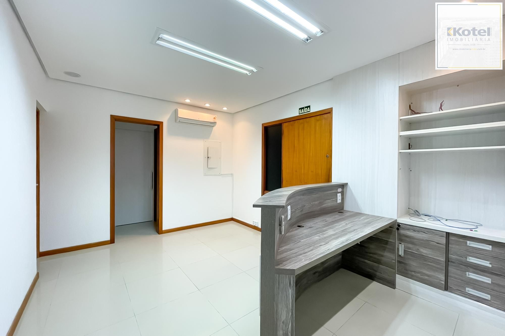 Sala comercial, 2 salas, à venda, 111 m², Santana - Porto Alegre — foto 2