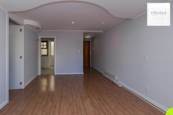Apartamento com 3 quartos, 1 vaga no bairro Menino Deus