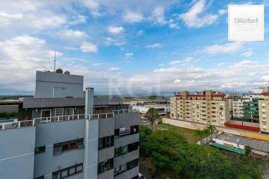 EXCELENTE COBERTURA COM 2 DORMITÓRIOS, PISCINA E 1 VAGA DE GARAGEM.
