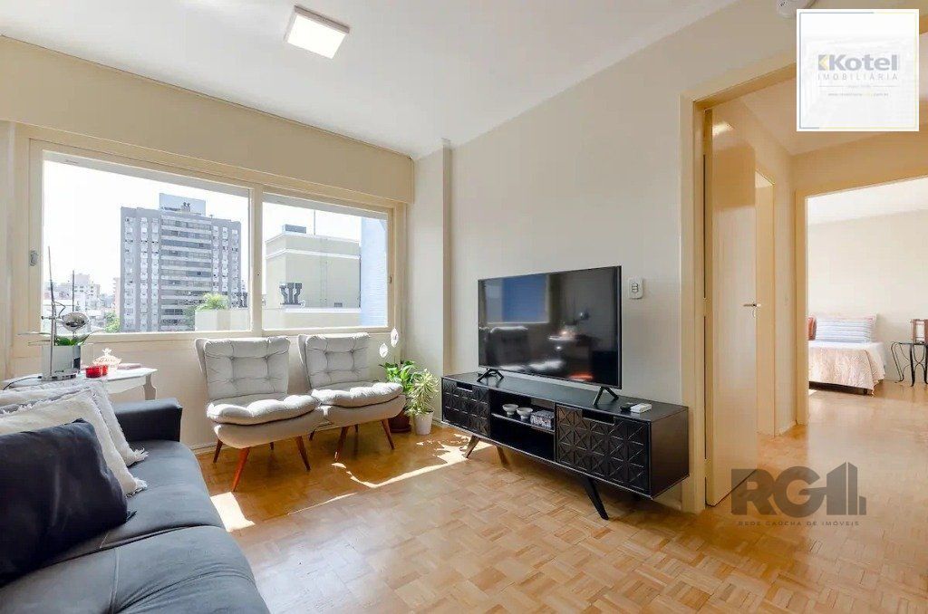 Apartamento de 2 dormitórios no bairro  Menino Deus