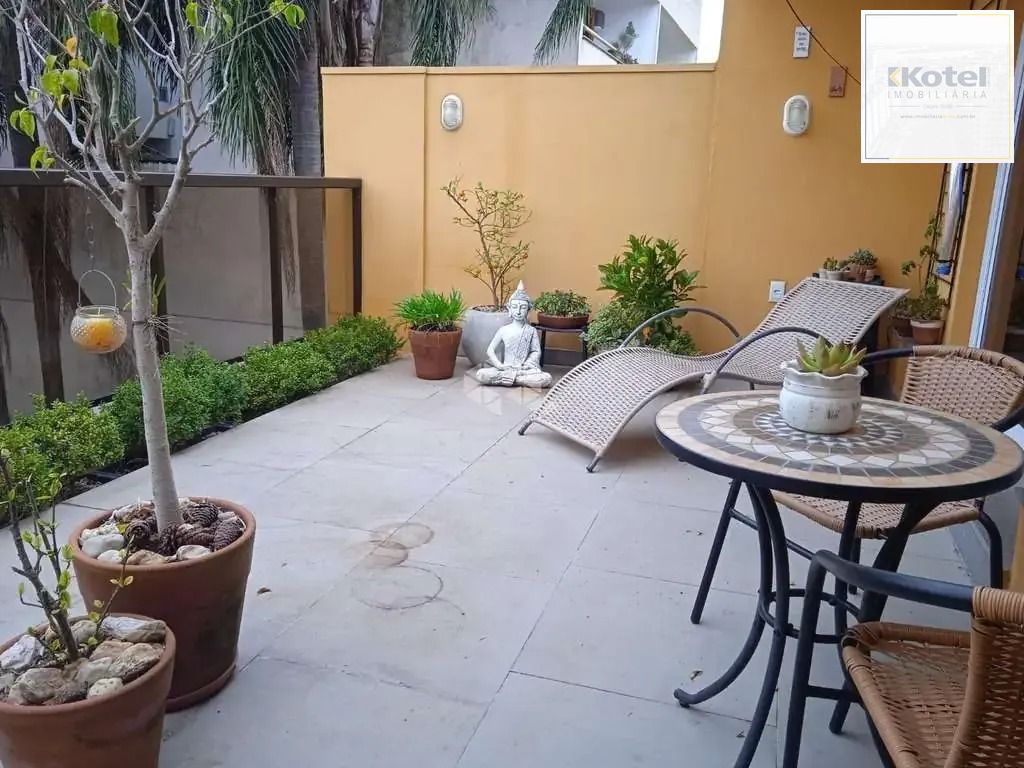 Casa em condomínio no Bairro Medianeira, com 3 dormitórios, sendo 1 suíte, e 1 vaga de garagem. — foto 3