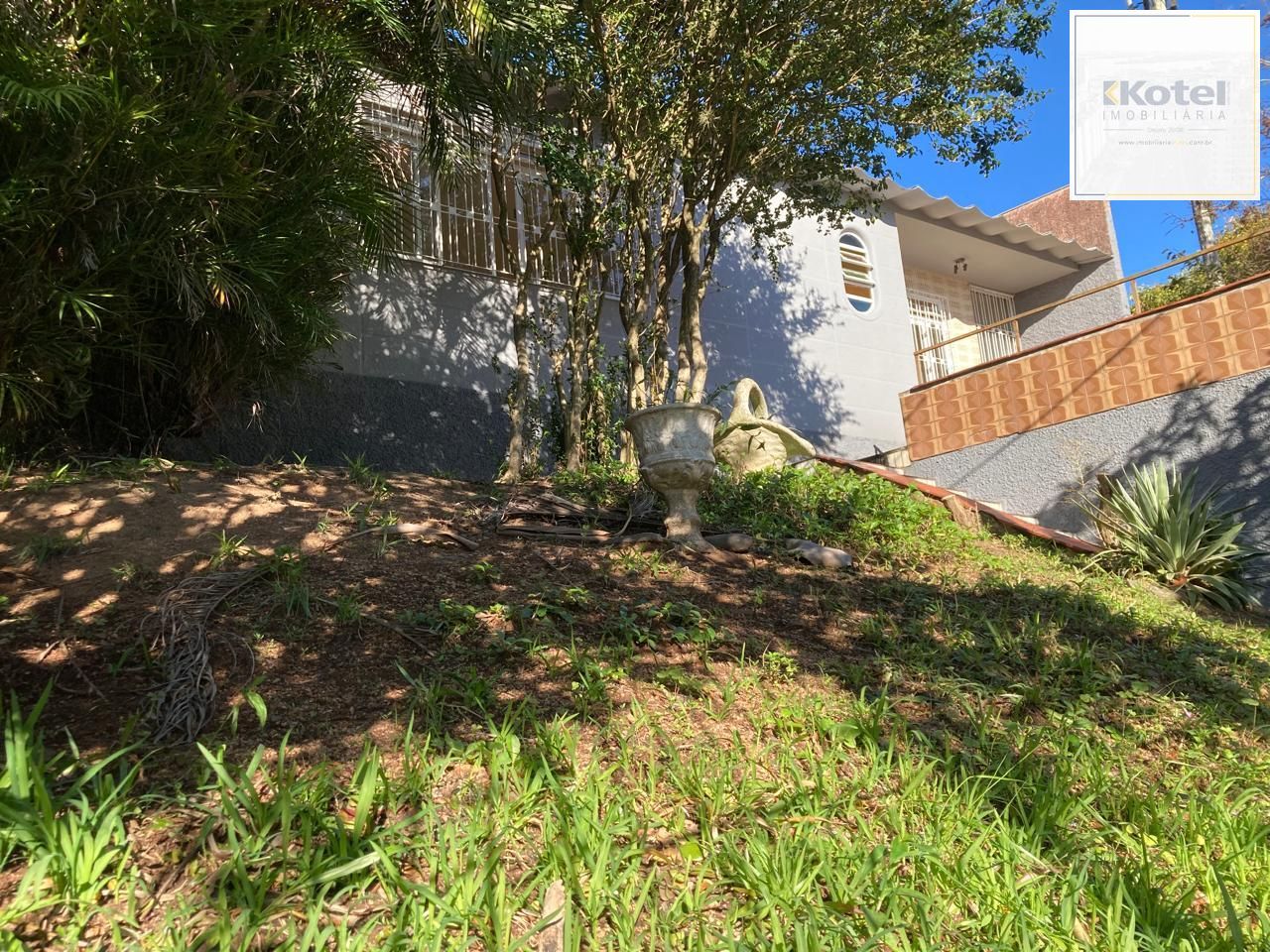 Casa 3 dormitórios, 3 banheiros, bairro Teresópolis. — foto 2