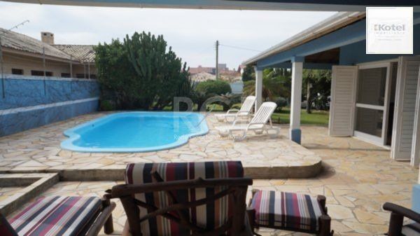 Casa para Venda - 500m², 7 dormitórios, sendo 2 suites, Atlântida