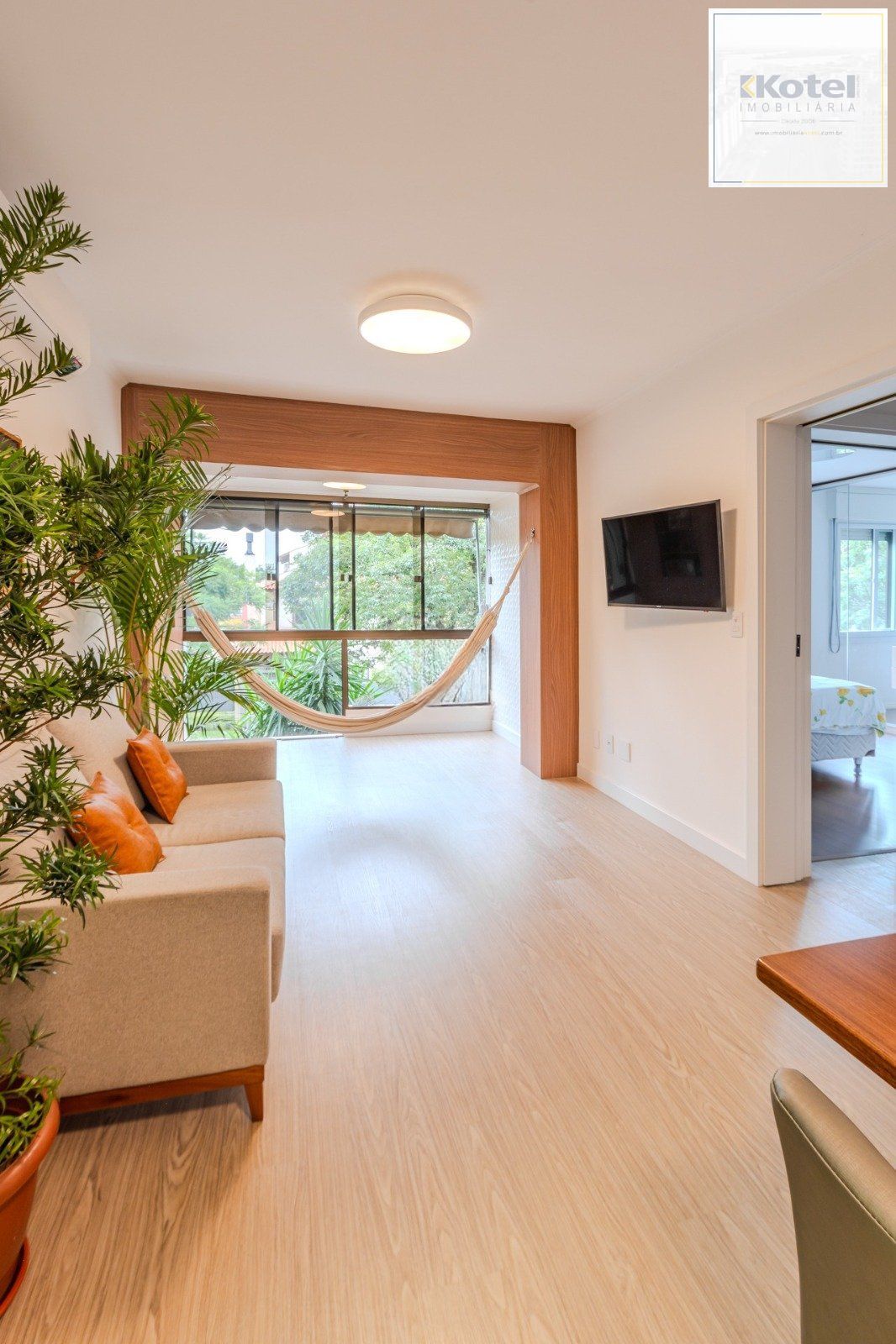 Apartamento de 3 dormitórios á venda no Bairro Cristal, Porto Alegre — foto 2
