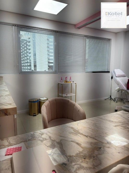 Sala comercial 36m² com vaga rotativa no Doc Santana