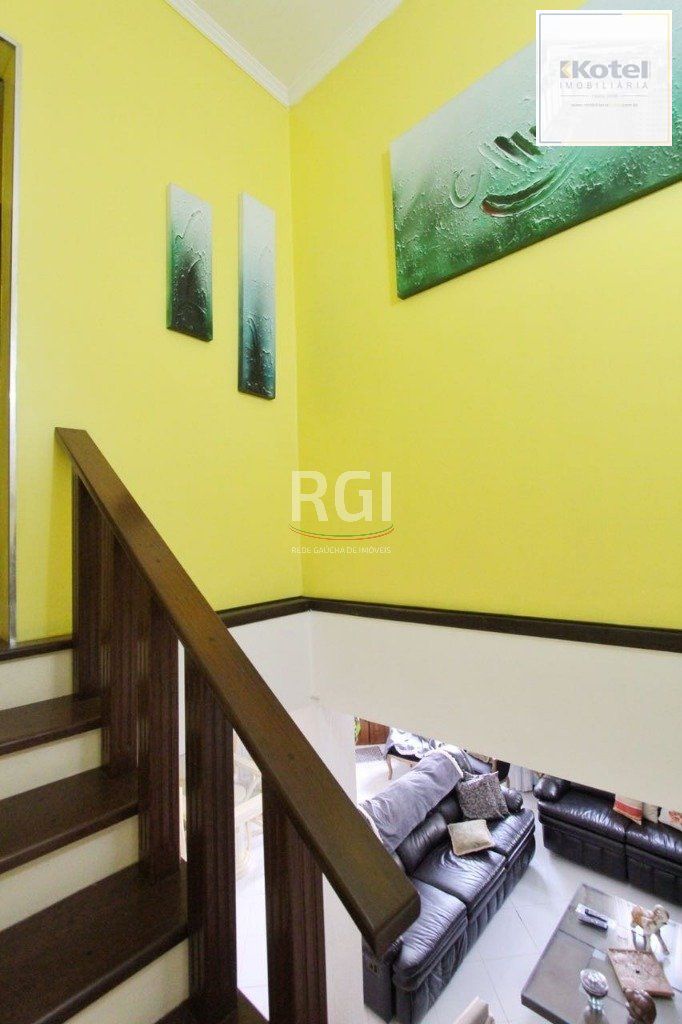 Casa para Venda - 259.5m², 4 dormitórios, sendo 1 suites, 3 vagas - Teresópolis — foto 5