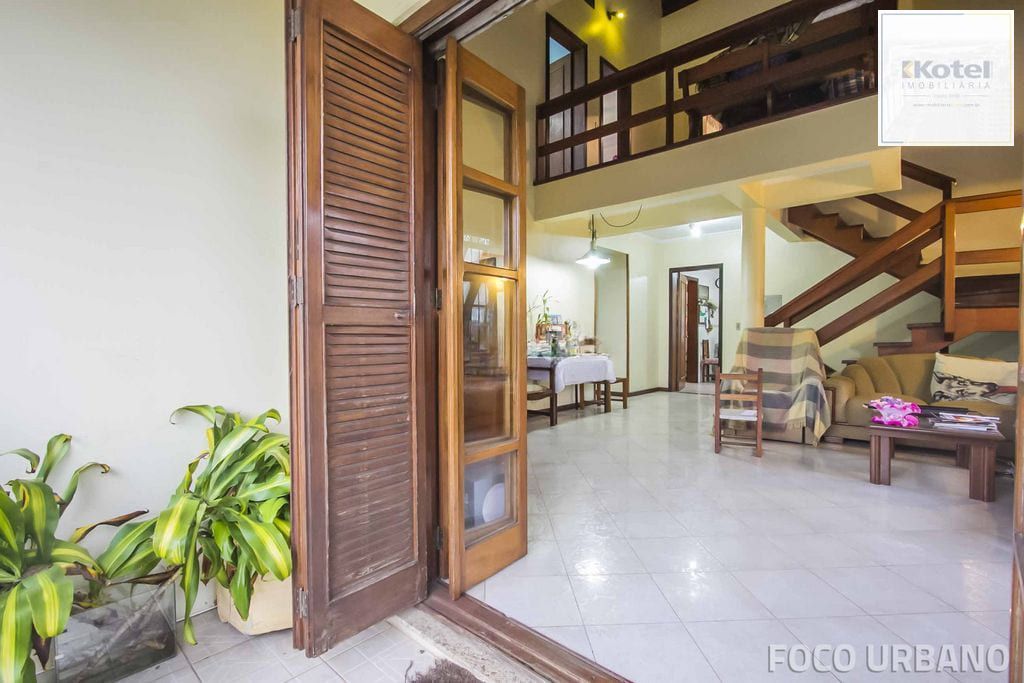 Casa 3 dormitórios à venda no Bairro Parque Santa Fé - Porto Alegre